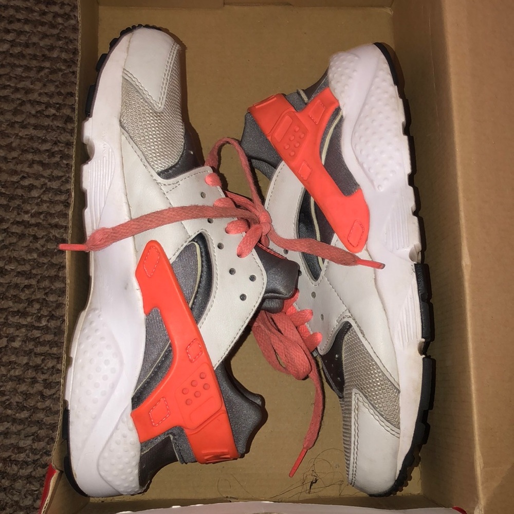 Shoes - Picture 6 of 6